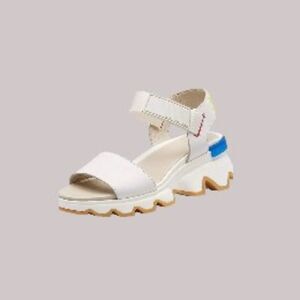 Sorel Kinetic Sandals in Sea Salt 9.5 NWT